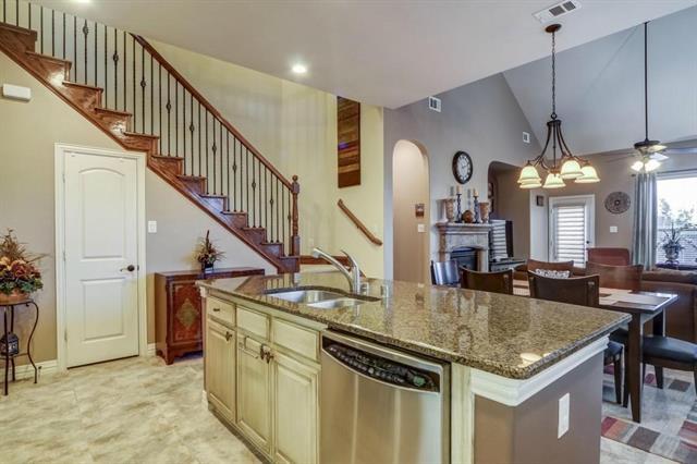 Building Photo - 2005 Loma Alta Dr