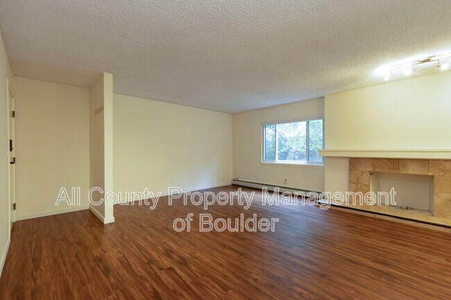 Building Photo - 3055 Corona Trail