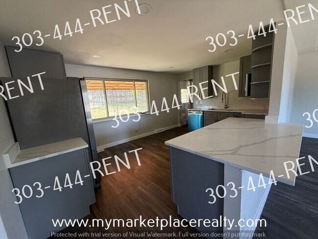 Foto del edificio - Charming Lakewood Home - 4 Bedrooms & 2 Bathrooms