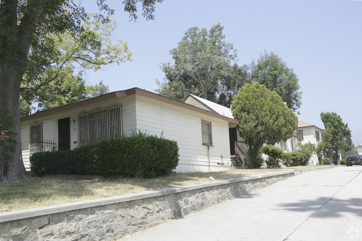 Primary Photo - 357-373 E Washington Blvd