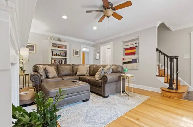 Building Photo - The Glebe Castle: Spacious 5BR House in Ar...