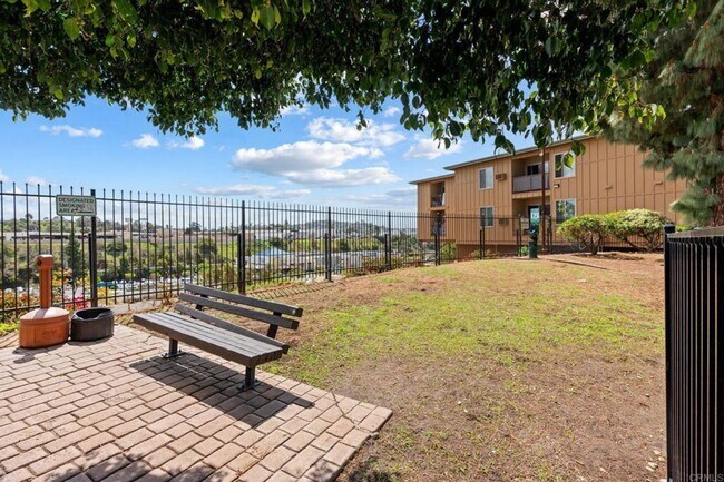 Building Photo - Move in Ready!  Available for immediate mo...