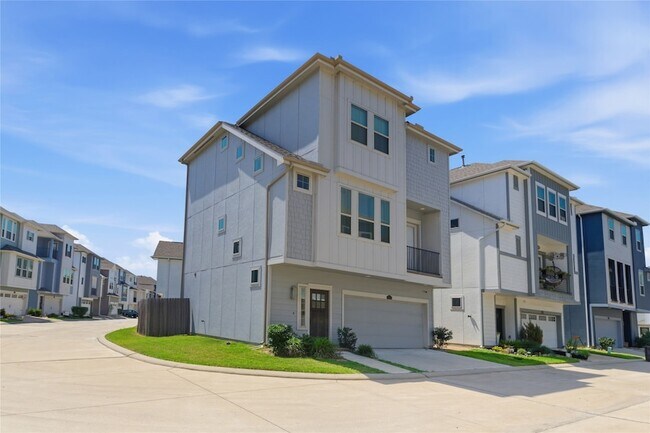 Foto del edificio - 12006 Ridgewood Hill Dr