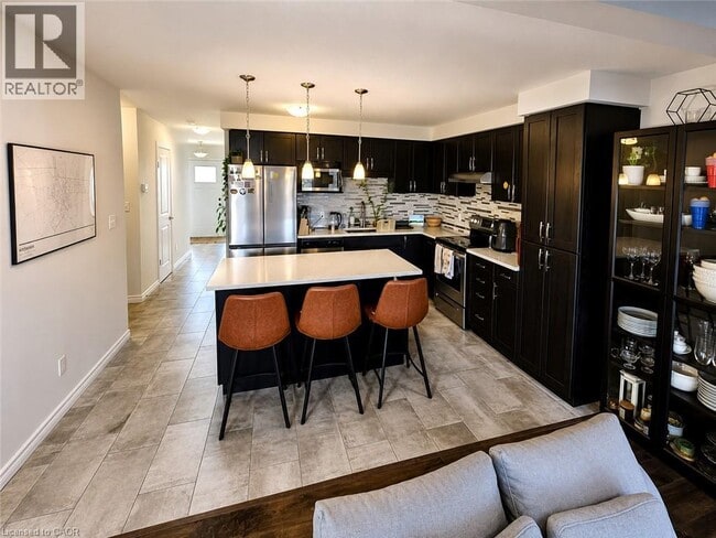 Building Photo - 77 Hollybrook Trail