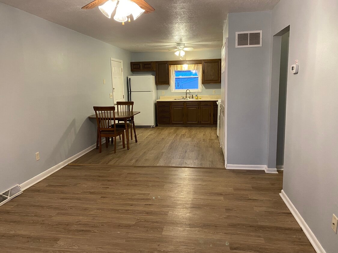 724 9th St, Colona, IL 61241 Townhome Rentals in Colona IL