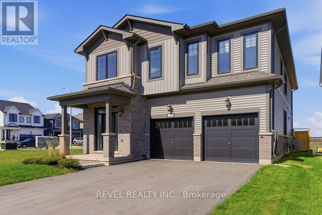 Building Photo - 120 Starfire Cres