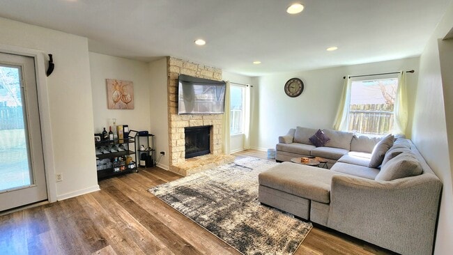 Building Photo - 11415 Bristle Oak Trl