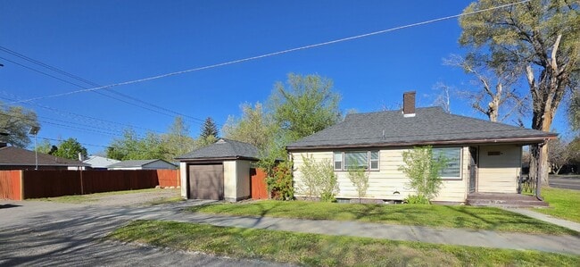 Building Photo - 1710 S Higbee Ave
