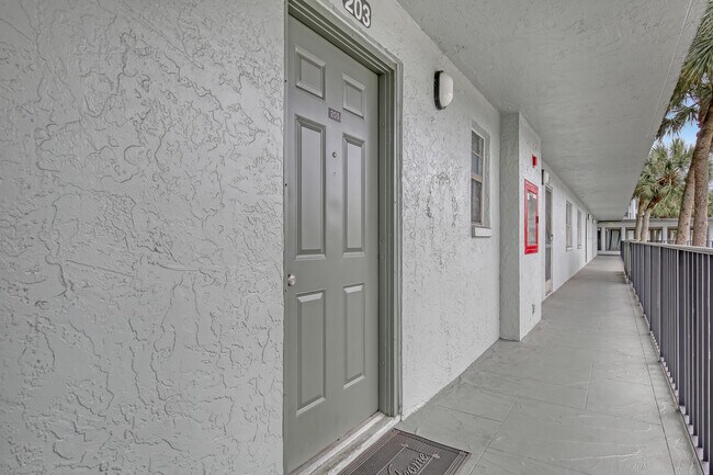 Foto del edificio - 9440 SW 8th St