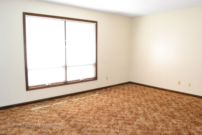 Foto del edificio - 2025 Shirley Ln