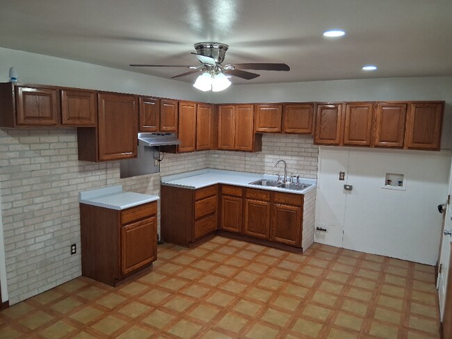 Foto del edificio - 21821 Orion Ave