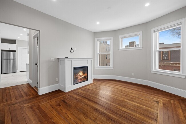 Foto del edificio - 921-923-923 E Broadway