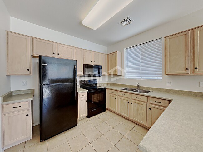 Building Photo - 1231 S Amador