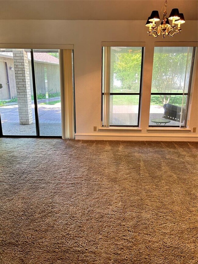 Foto del edificio - 5704 Lands End St