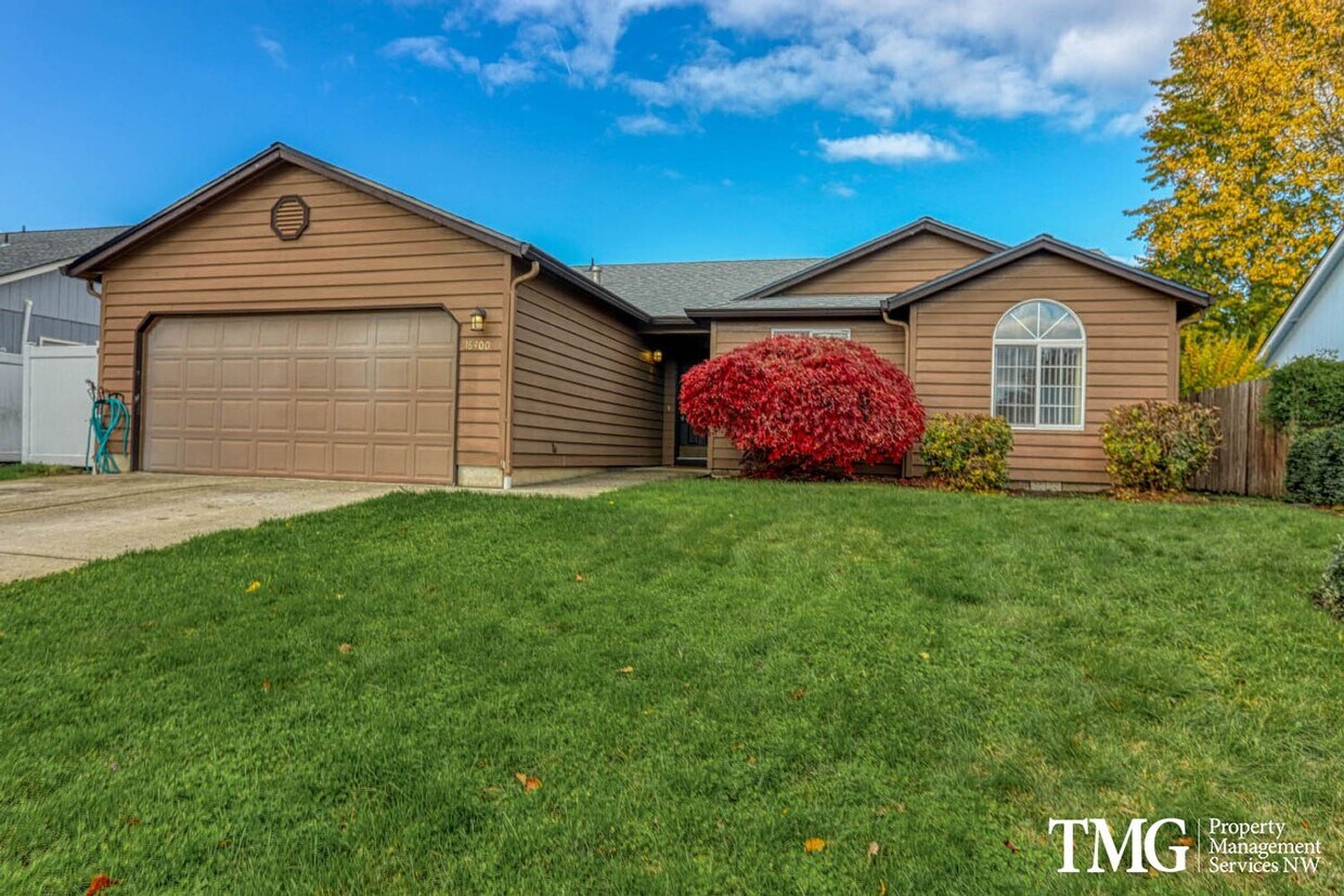 Charming Ranch in Desirable East County with Private Fenced Yard - Charming Ranch in Desirable East County with Private Fenced Yard