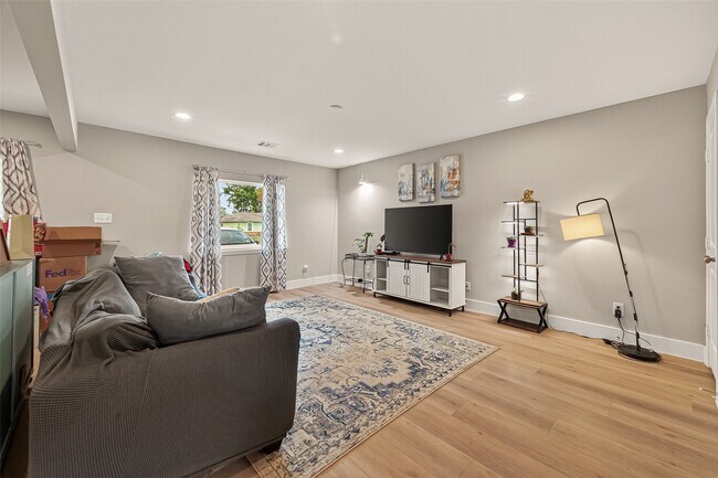 Foto del edificio - 802 Nashua St