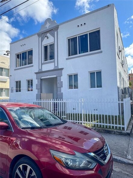 Foto principal - 856 SW 6th St