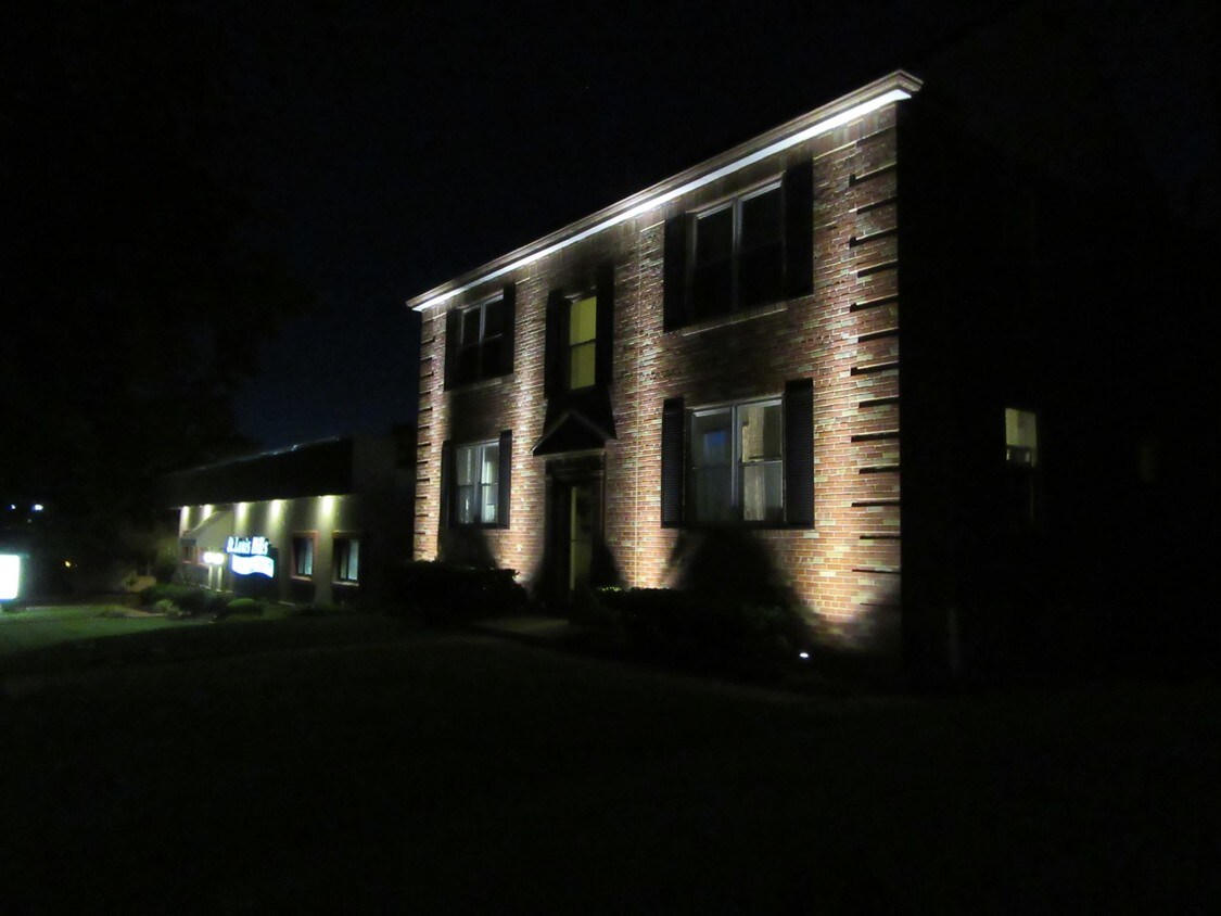 Primary Photo - 6978 Chippewa St