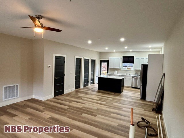 Foto del edificio - 112 Emerson Way
