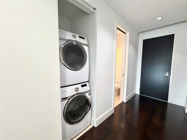 Foto del edificio - 2408 Victory Park Ln