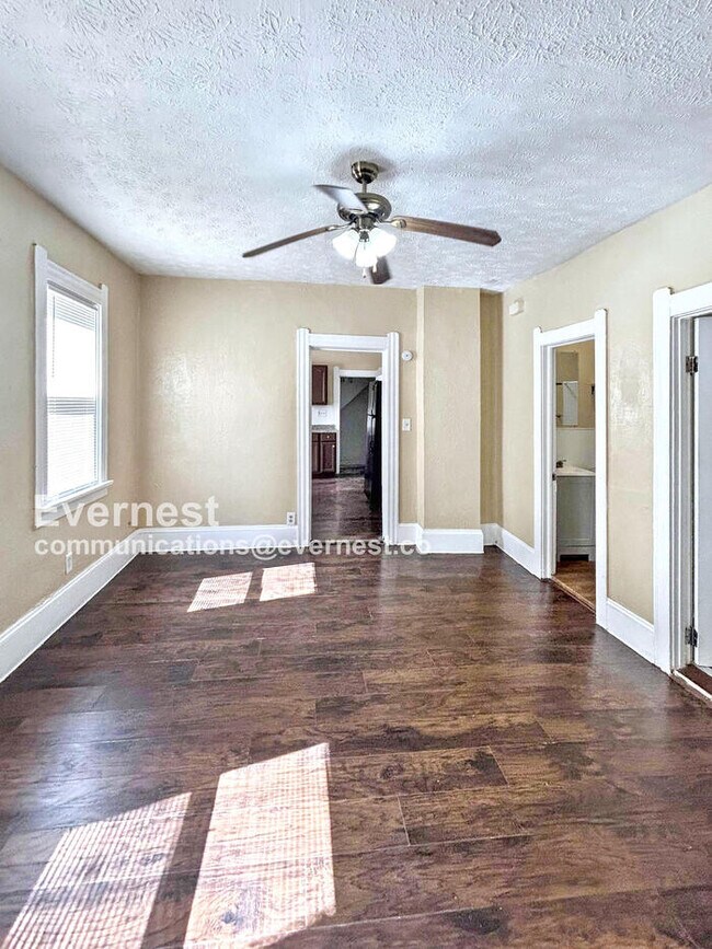 Foto del edificio - 1100 E 74th St