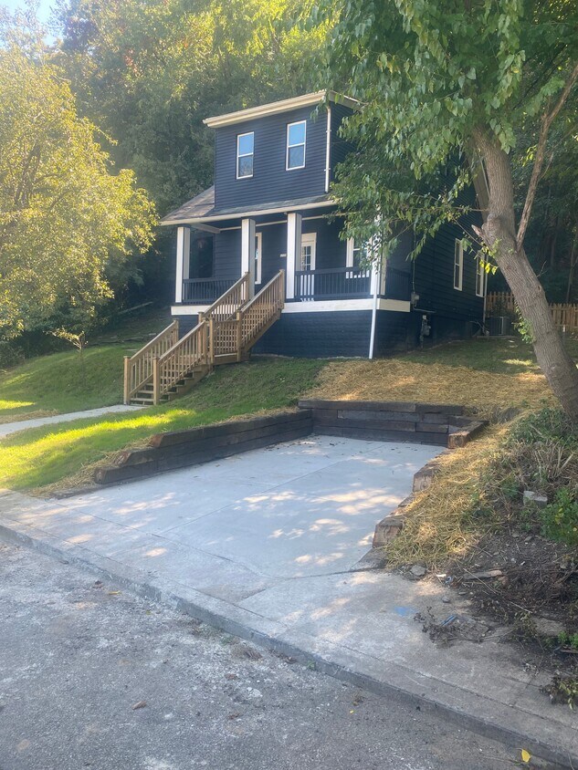 Primary Photo - 6320 Sawyer St