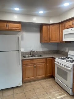 Foto del edificio - 7724 University Ave