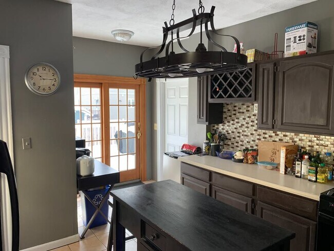 Building Photo - 77 Sheridan Ave