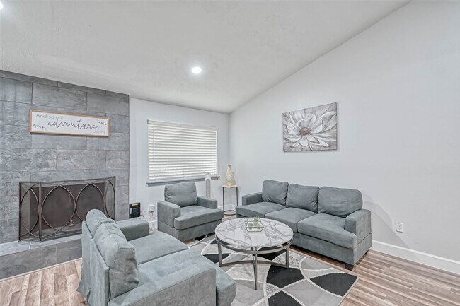Foto del edificio - 11618 Corona Ln