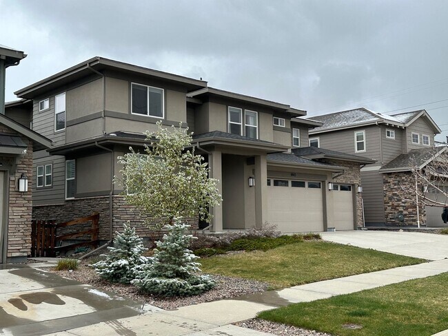 Foto del edificio - Introducing a luxurious and expansive 4-be...