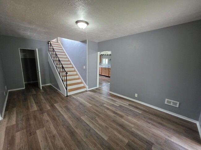 Building Photo - 327 Glenwood Ave