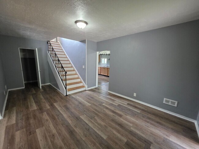 Foto del edificio - 327 Glenwood Ave