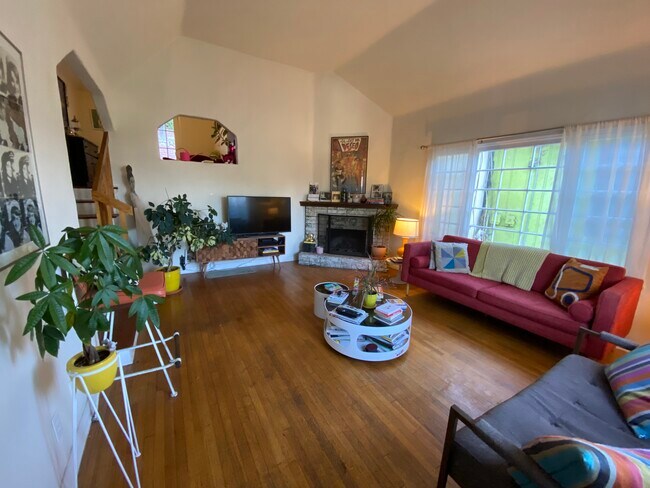 Foto del edificio - 2401 Lake View Ave
