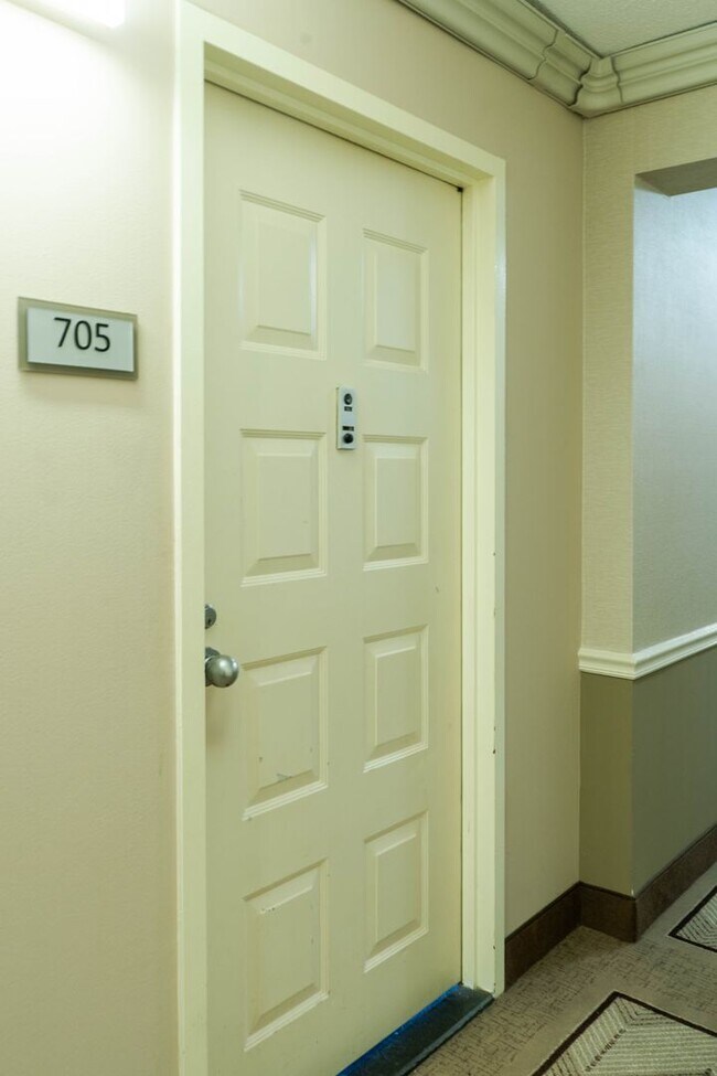 Foto del edificio - 8370 Greensboro Dr