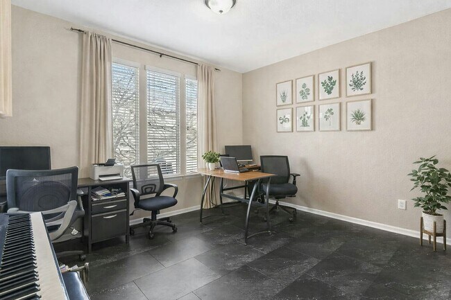 Foto del edificio - 5347 Applebrook Ln