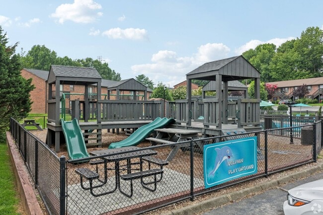 Building Photo - 1332 Claxton Ridge Dr