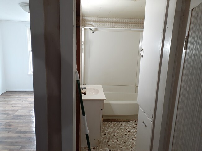 2nd Flr Bathroom - 414 W Poplar St