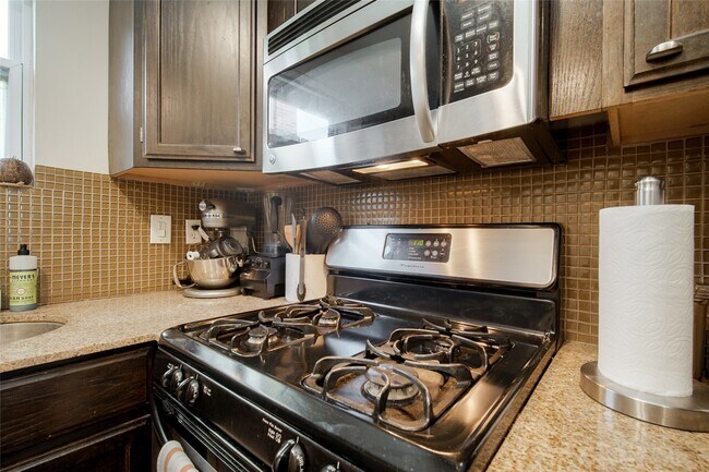 Foto del edificio - 902 W 9th St