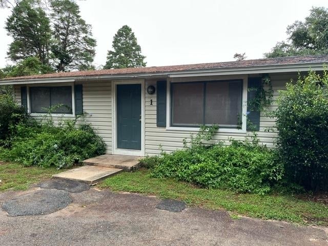 Primary Photo - 1569 Coombs Dr