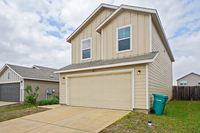 Foto del edificio - Open-Concept 3BR + Game Room Near Fort Sam & Randolph - Realtor Commission: $500