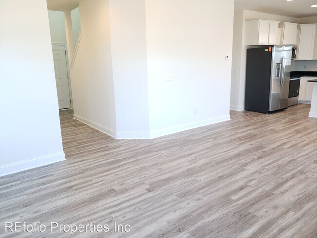 Building Photo - 4 br, 2.5 bath House - 113 Avery Glenn Way