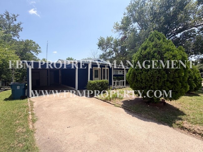 Building Photo - 3015 Winfield Dr