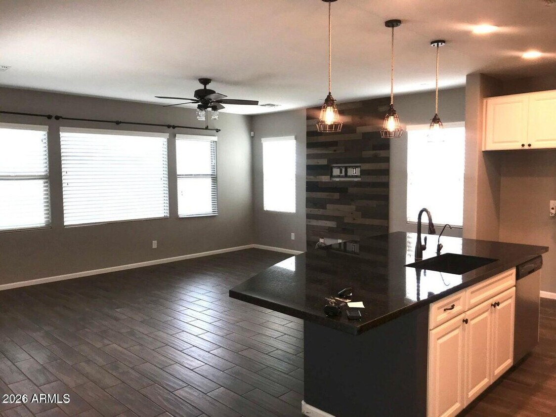 Foto del edificio - 26217 N 121st Ln