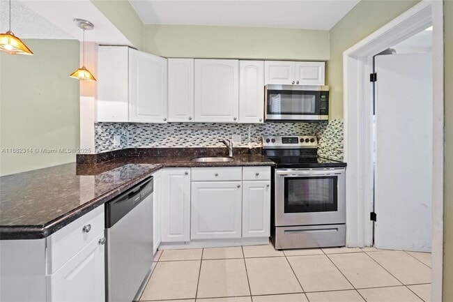 Foto del edificio - 2433 NW 9th Terrace