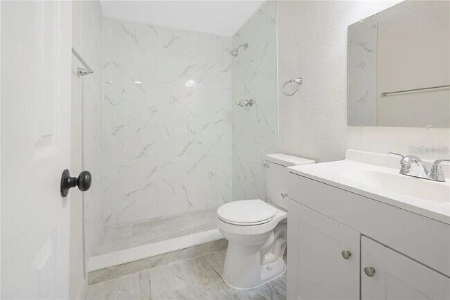 Foto del edificio - 6817 Larmon St