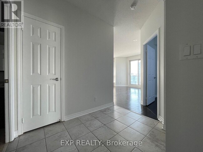 Photo du bâtiment - 18 Holmes Ave