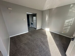 Building Photo - 1572 Elizabeth St