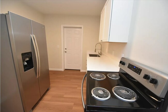 Kitchen - 1420 Union Ave