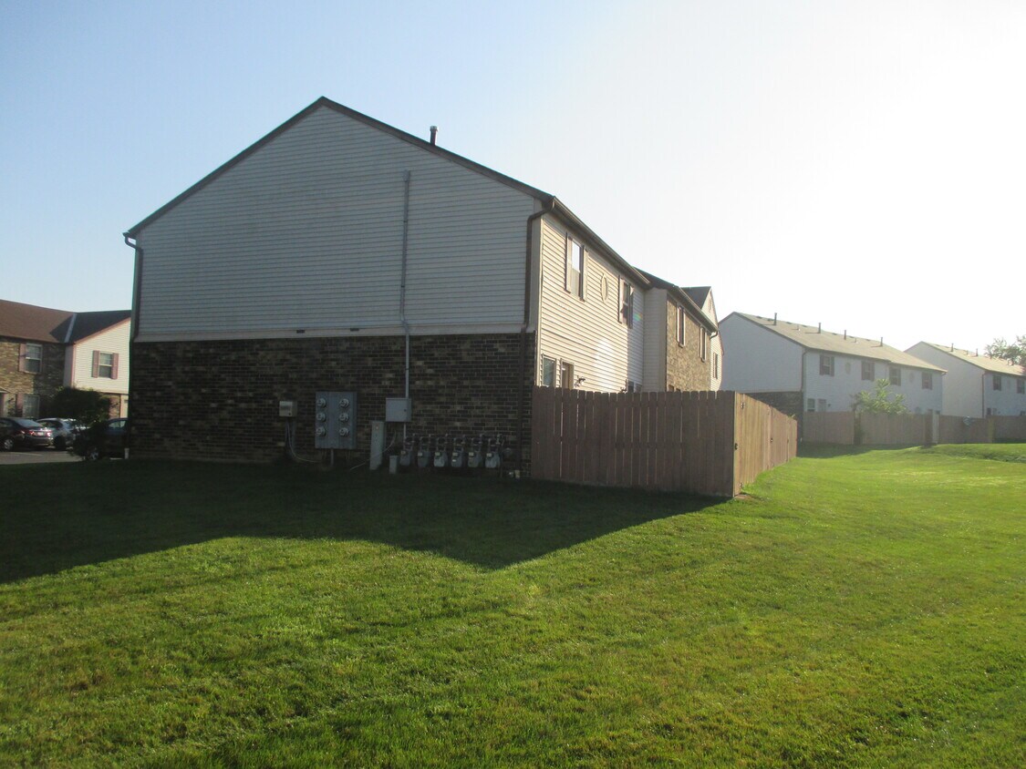 Building Photo - 5351 Shiloh Dr