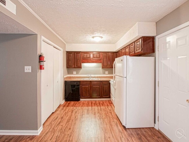 Kitchen - 9810 Seattle Slew Ln